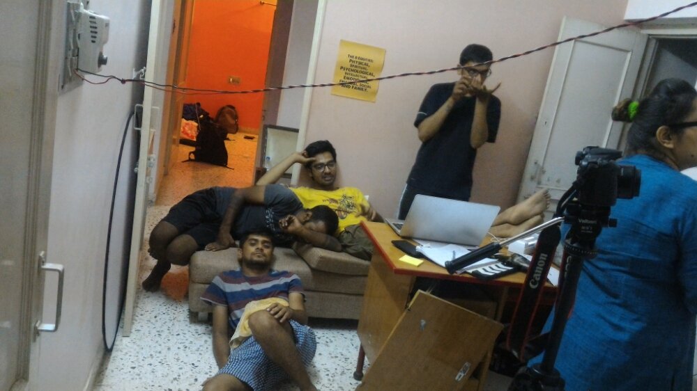 vRvseries's tweet photo. #vartaRevarta #BehindTheScenes #shootfilm #shortfilm #webserial #gujarati #DirectionsLIVE #crewlife #fromtheset https://t.co/1AFGAXkDfh