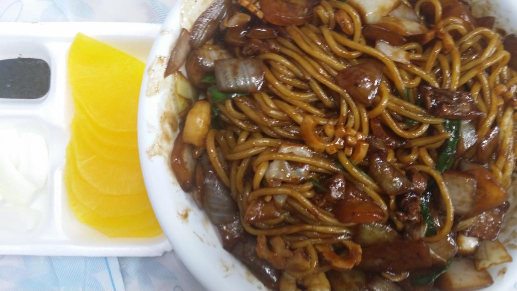 <이시대의 참민간인 정청래입니다.>삼선 국회의원은 안 됐지만 삼선자장을 먹을 권리는 있겠지요. 앞으로 참민간인으로서 권리와 의무를 다 하겠습니다. 민간인과 더불어 잘 살겠습니다.