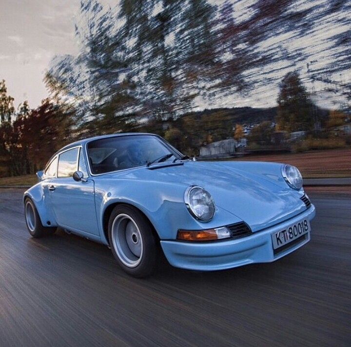 OnlyCarrera's tweet photo. • RSR •
#classiccarvoyage
#aircooledporsche
Credit: JF Sandberg
#drivetastefully #aircooled #germancars #germanca… https://t.co/BmQCfOmI2v