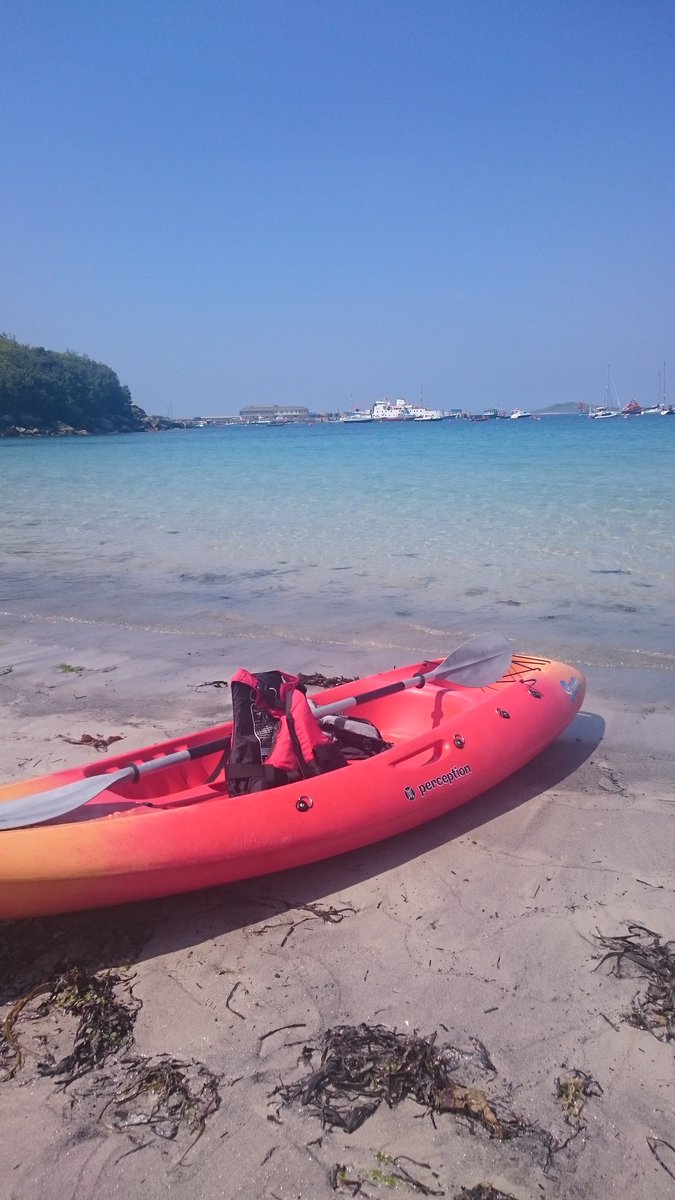 Porthmellon is just showing off for the bank holiday! #Scilly <a href="/visitIOS/">Isles of Scilly</a>