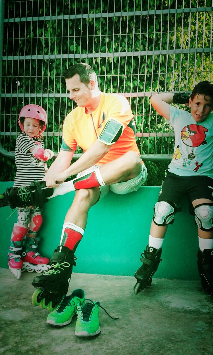 #patinar con los más jóvenes de la familia en la pista del #decathlon de #alicante un día cualquiera #molamucho