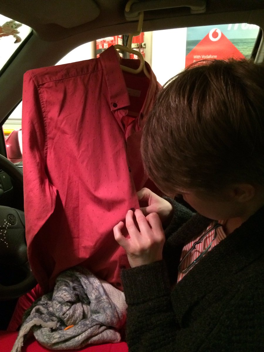 pinkpiratesahoy's tweet photo. The #pinkperil tailor is making a quick fix on the #eurotunnel to ensure we're presentable for the #TwinTown16 tea! https://t.co/OxpdDaiS9w