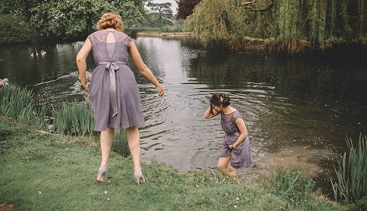dodo's tweet photo. Not all heroes wear capes — sometimes they wear bridesmaid's dresses. 💪 https://t.co/GktHdFwCk9 https://t.co/hpOk7yxu6w