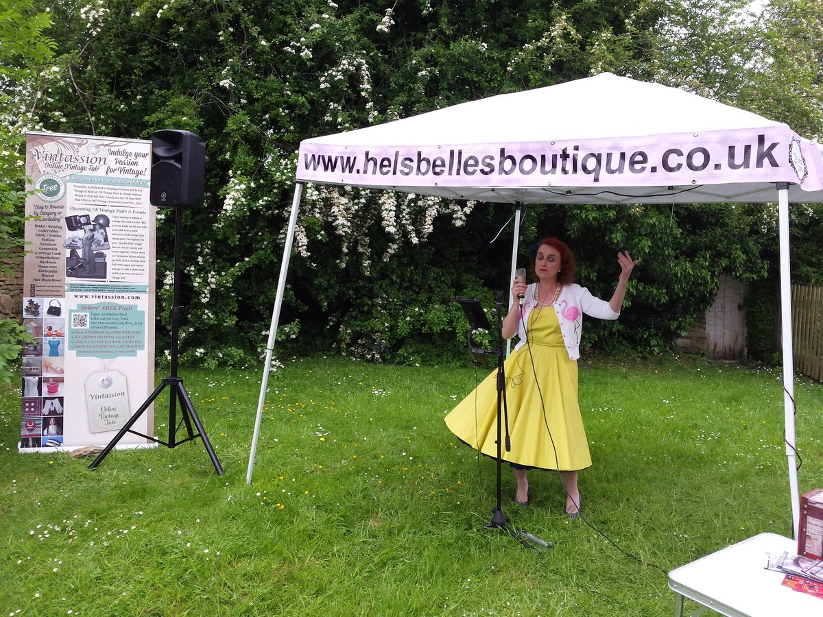 Vintassion's tweet photo. @HelsBellesB Fab #Vintage &amp; #Craft #Tetbury is in full swing > https://t.co/qHsjfYKtj5 https://t.co/lKwutL0IcZ