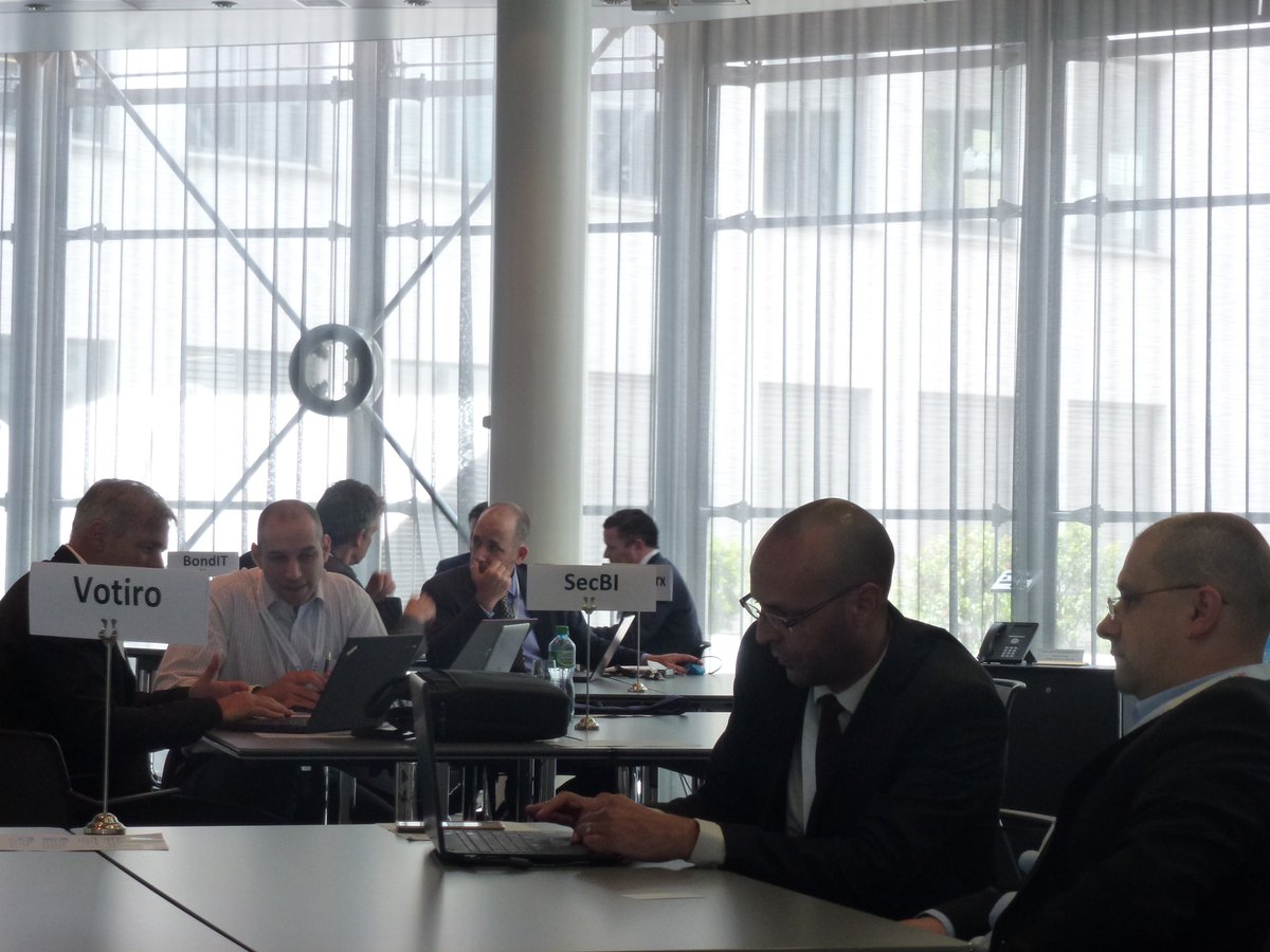 IsraelInEffect's tweet image. 1:1 meetings have started at #IIE2016
300 meetings in one afternoon between 🇮🇱 - 🇨🇭  #fintech #cyber companies