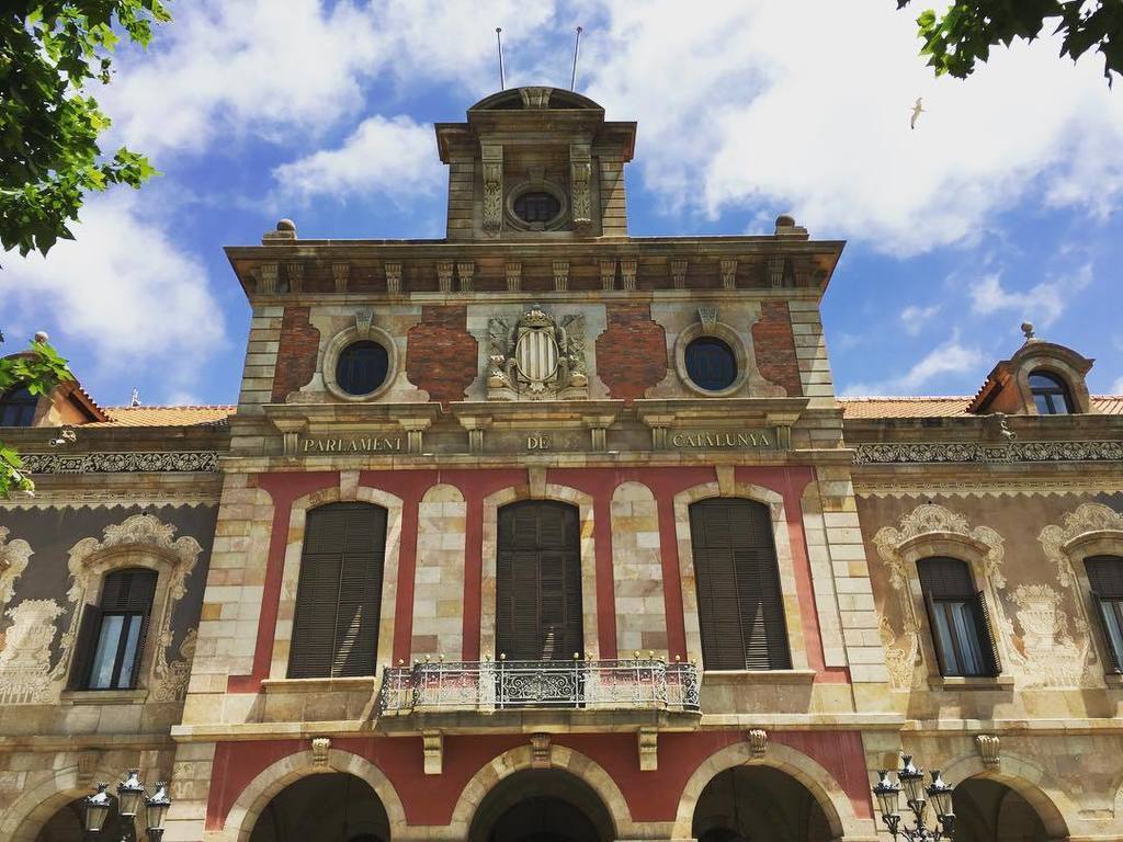 parlament_IG's tweet photo. Every govt building feels like a Spanish war general's fortress to me de @literallyfavian https://t.co/BOW6OE7QGN