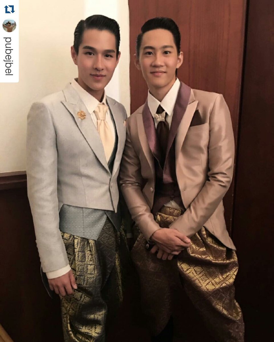 LovesickNews's tweet photo. pubejbel : รายงานสดหลังเวที #แต่งตัวแบบนี้ก็ดีนะ #lovethaistyle #ThreadsOfHeritage #ฤดูร้อน
#Captainchonlathorn https://t.co/pf2CLwDBZQ