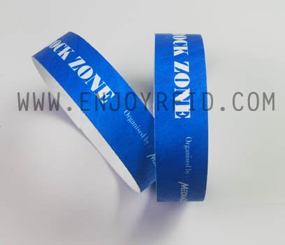 enjoyrfid's tweet photo. contact cards ,NFC wristband in tyvek matial ,this material can be waterproof ,and use in convenience https://t.co/HRuI1kJ0Md