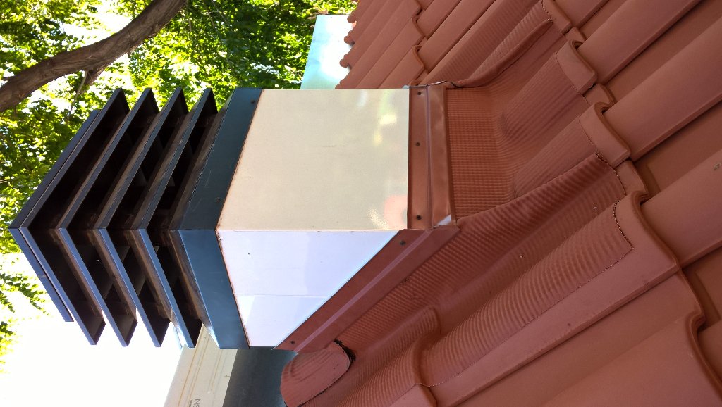 TejasBorjaMad's tweet photo. Las bandas multiuso funcionan. Adjunto fotos de una cerramiento chimenea realizado en la exposición de Madrid. https://t.co/Iiem8GpAZV