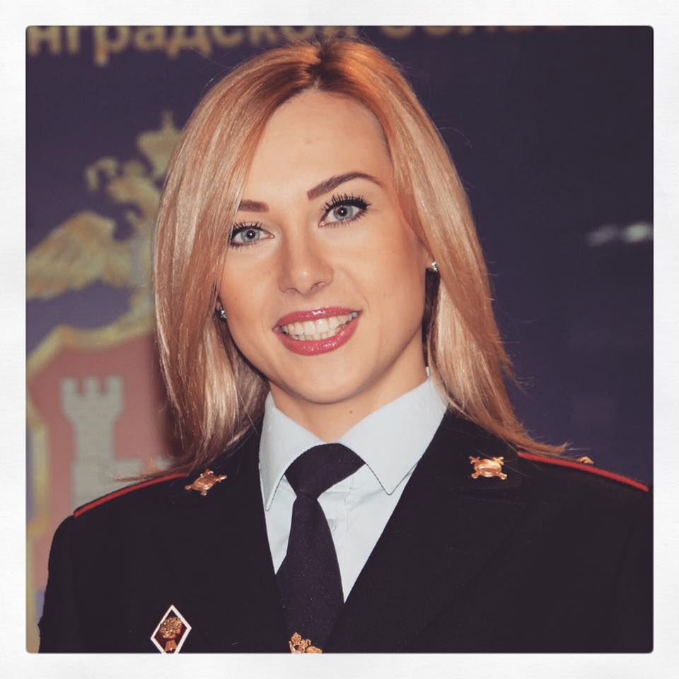 mvd_official's tweet image. Хорошего дня и успешной рабочей недели! 
На #фото: сотрудник зеленоградской полиции Елена Шацкова