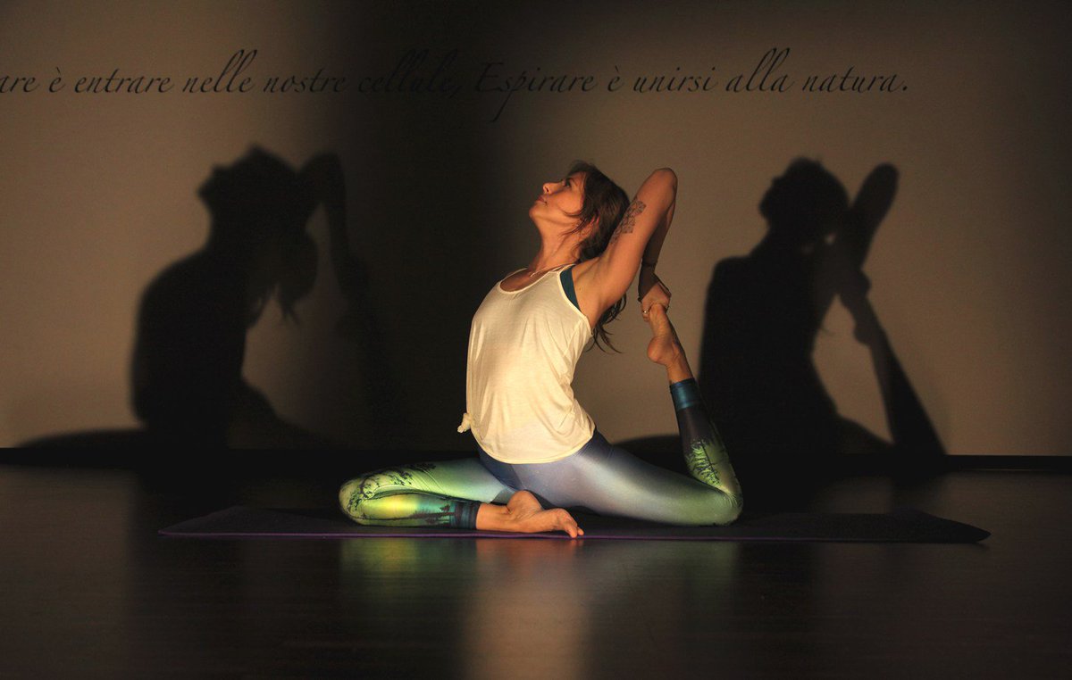 paolamattei5's tweet photo. This week #backbendings again! #4chakra #anahata #5chakra #vishuddi #yoga #practice #vinyasa #hatha https://t.co/B47EB9VqvD