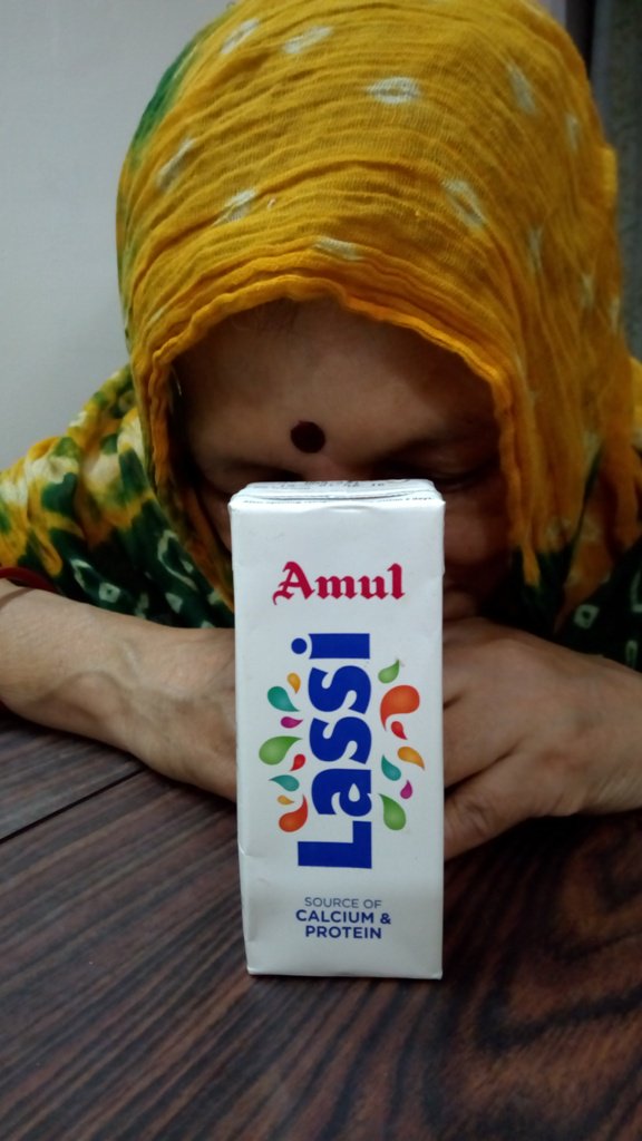 snehadahake07's tweet photo. @Amul_Coop Short poem: Hamari Lassi Pitehi Dil  ko Thandak de... Dinbhar kam karke Taro Taza Rakhe #HamaraColdDrink https://t.co/G1vshOOhdb
