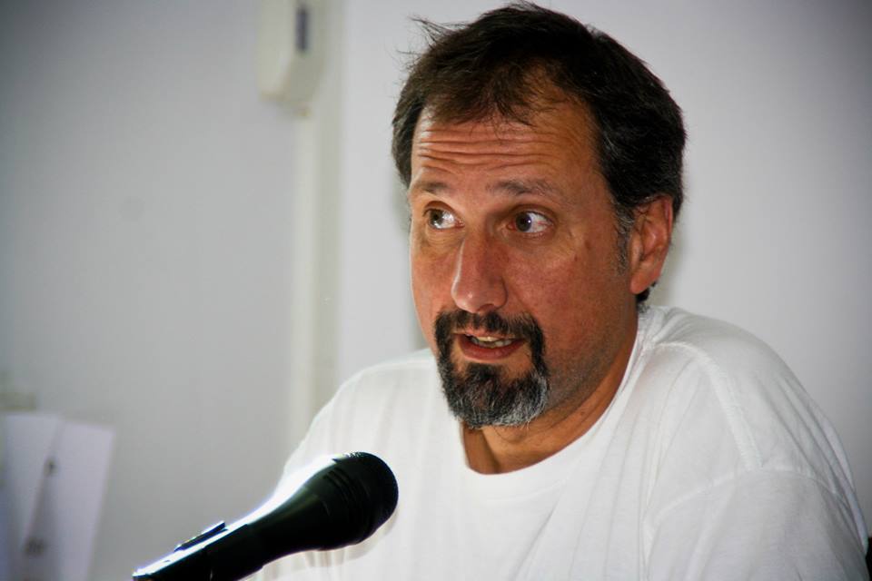 Y la culpa de todo la sigue teniendo Yoko Ono ajierro24horas.com/y-la-culpa-de-…