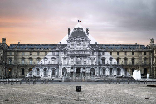 CultiusCultural's tweet photo. Avui portem la intervenció artística de @JRart al @MuseeLouvre #dillunsartístics https://t.co/41bjzeZsMF
