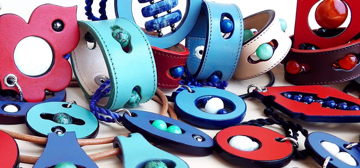 Tripudio di colori!
#Oberon&amp;TitaniaJewels
Gioielli in cuoio toscano e pietre naturali.
m.facebook.com/Oberon-Titania…