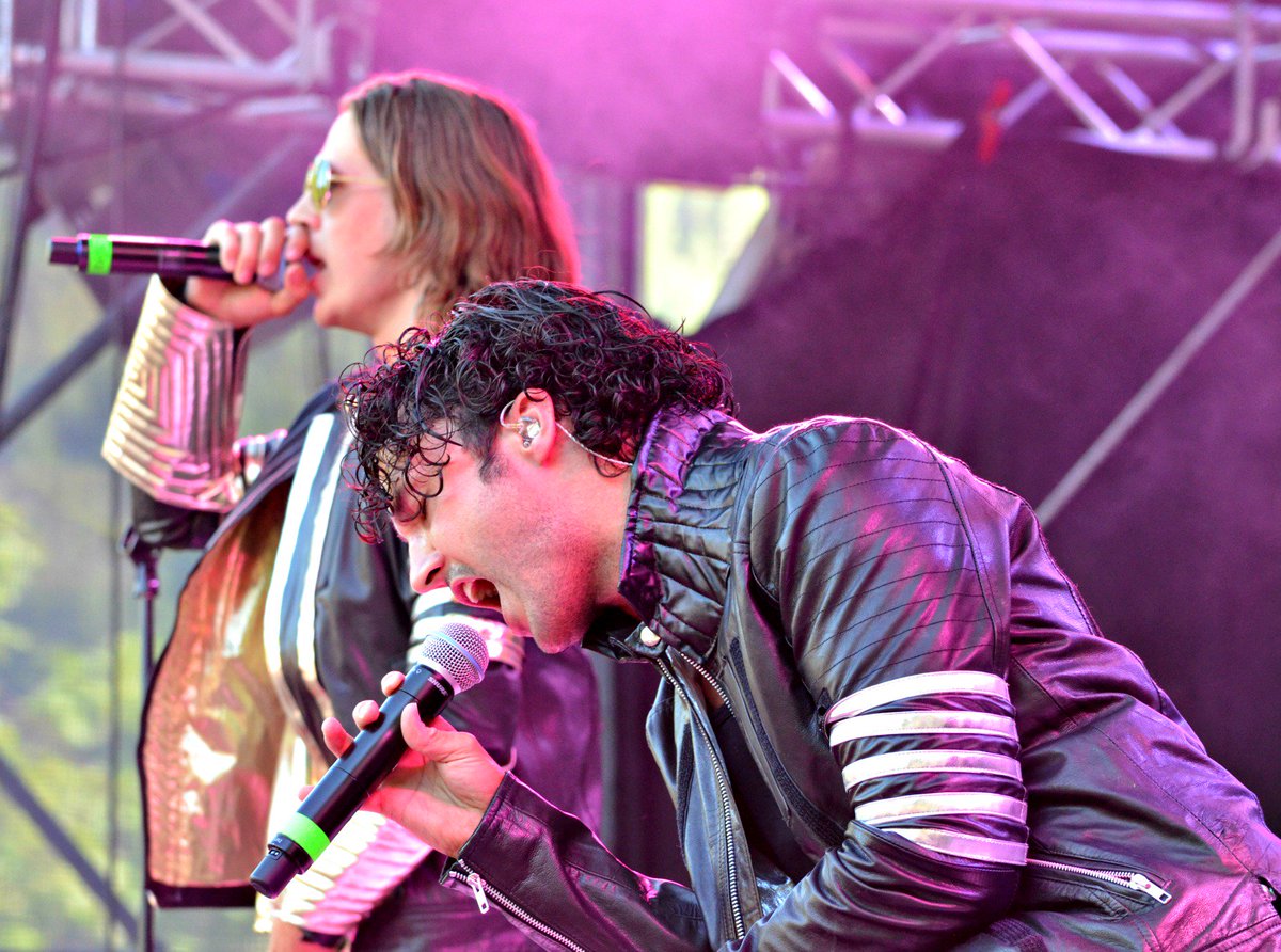 ylvisfanclub's tweet photo. #PhotoOfTheDay: Malakoff Rockfestival, Nordfjordeid Jul 2014 ©Dag Arne Nilssen #Ylvis #TheExpensiveJacketTour https://t.co/LMfHGoETC0