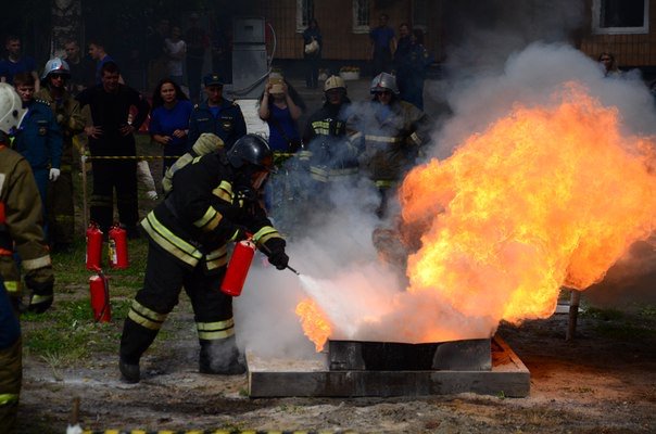 purefight_info's tweet photo. Профессия - пожарный, хобби - боец / Firefighter profession, hobbies fighter #MMA #PureFight #UFC #boxing #M1 #K1 https://t.co/ig6EmvZCp1