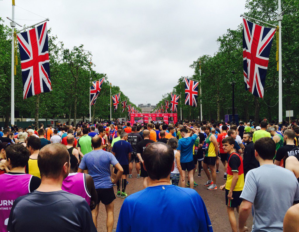 robert_eriksson's tweet photo. Vitality London 10,000 here we GO! #London #fitness #10k https://t.co/qHVrCMSGxB