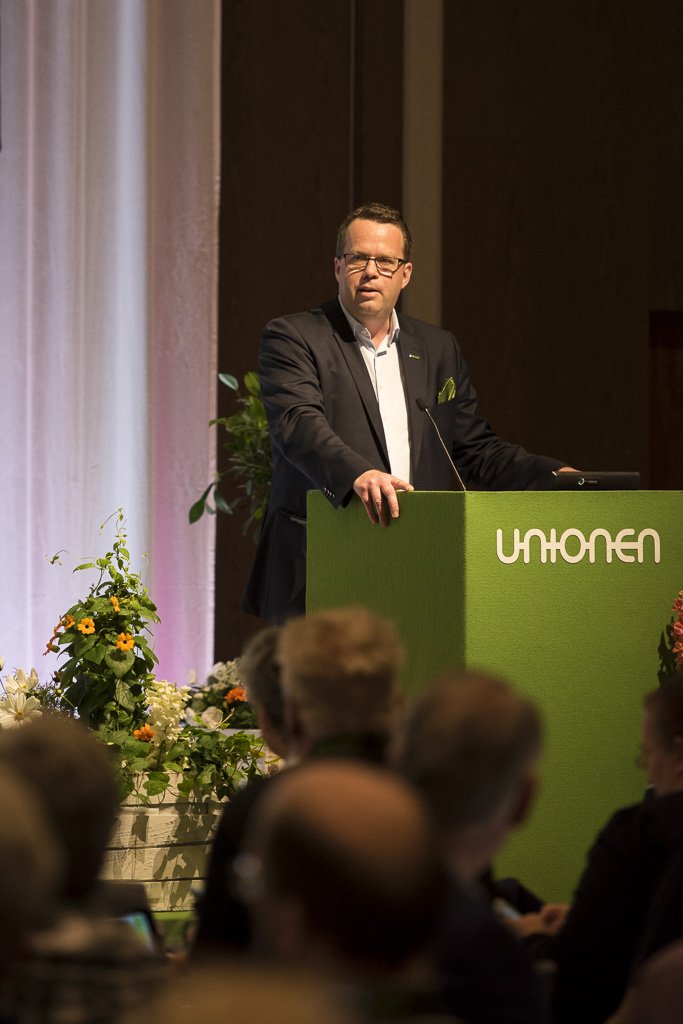 Unionen's tweet photo. "Arbetslivet förändras och Unionen anpassar sitt medlemskap därefter" @LinderMartin inleder #unionenkongress https://t.co/ZP6I2NLTTU
