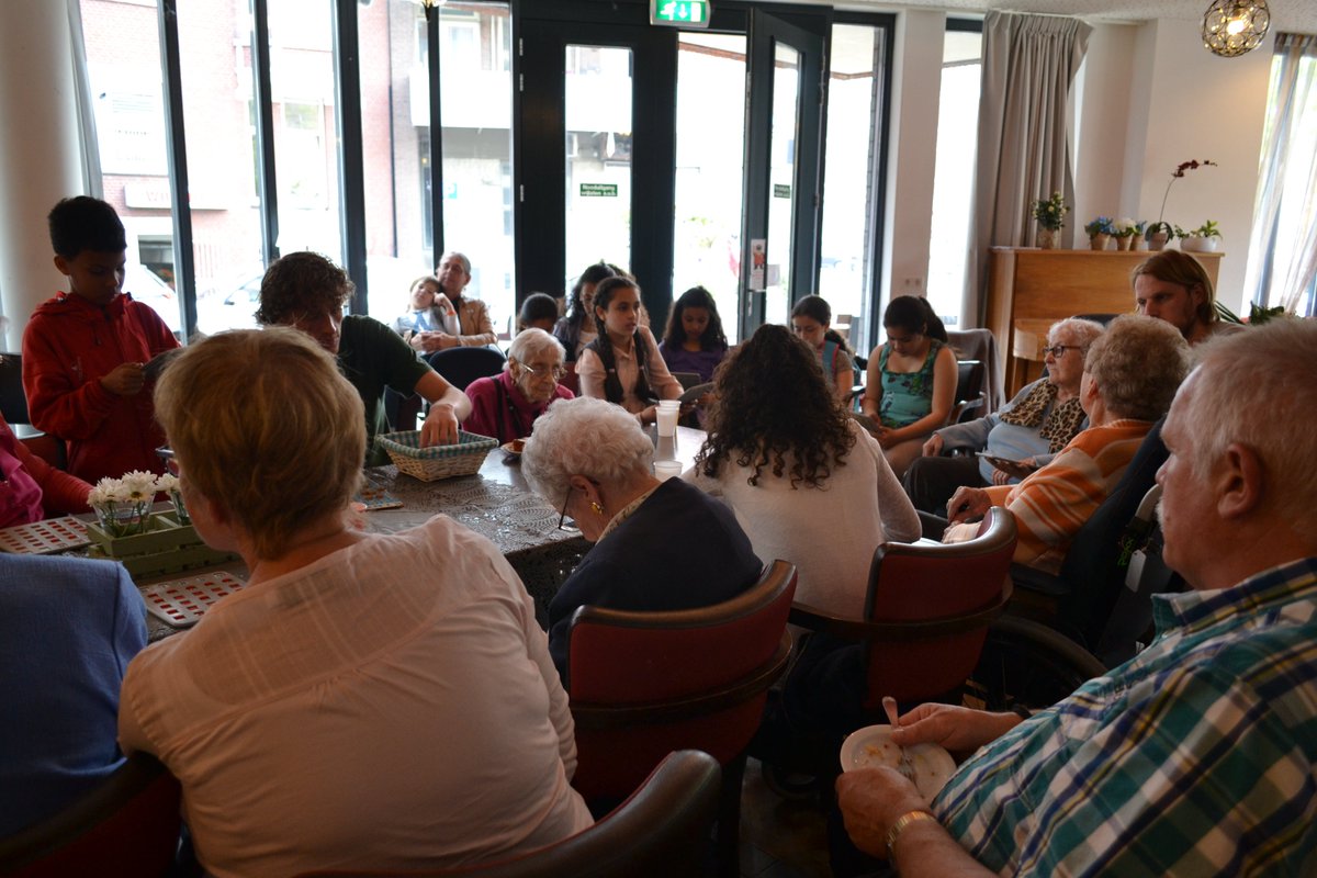 Waardevolle ontmoetingen in Bospolder, dankzij OBS de Boog, <a href="/_ikbengeweldig/">Ik Ben Geweldig</a>, EUR-studenten en Verzorgingshuis Aafje!