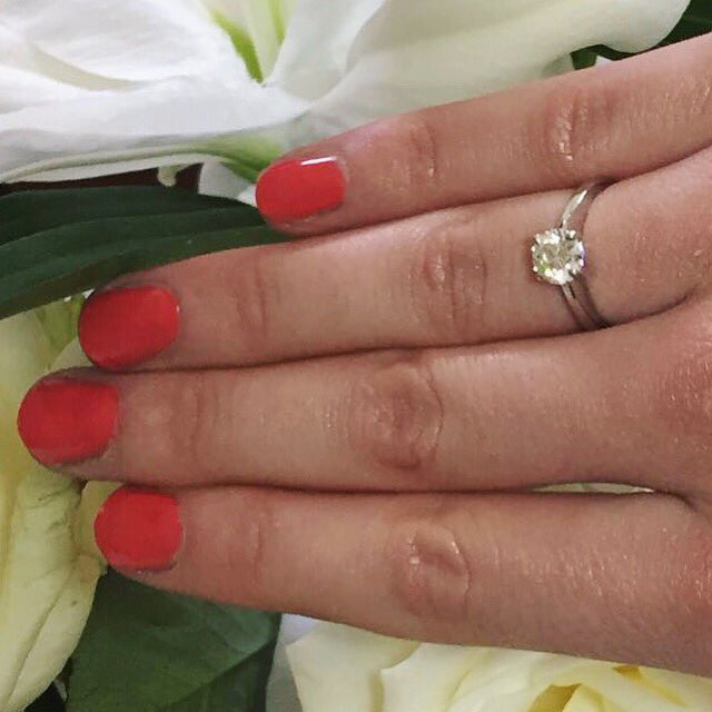 _diamondsdazzle's tweet photo. *COMPETITION* to win a 1.03 diamond ring. Closes 31/5...Enter now by visiting https://t.co/OeTbTyxv4t #competition https://t.co/pXn9UKKKwt