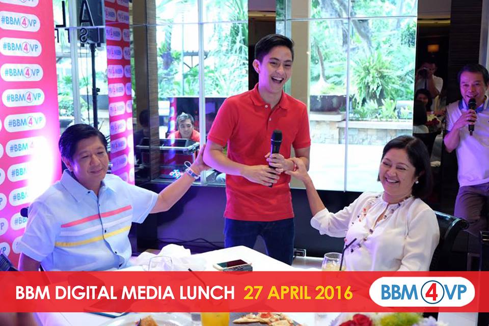 SandroMarcos_PH's tweet photo. Good fathers make good sons.

@bongbongmarcos x @sandromarcos7
#TawagNgPagkakaisa #SUPPORTBBM https://t.co/nHFJpKtZBR