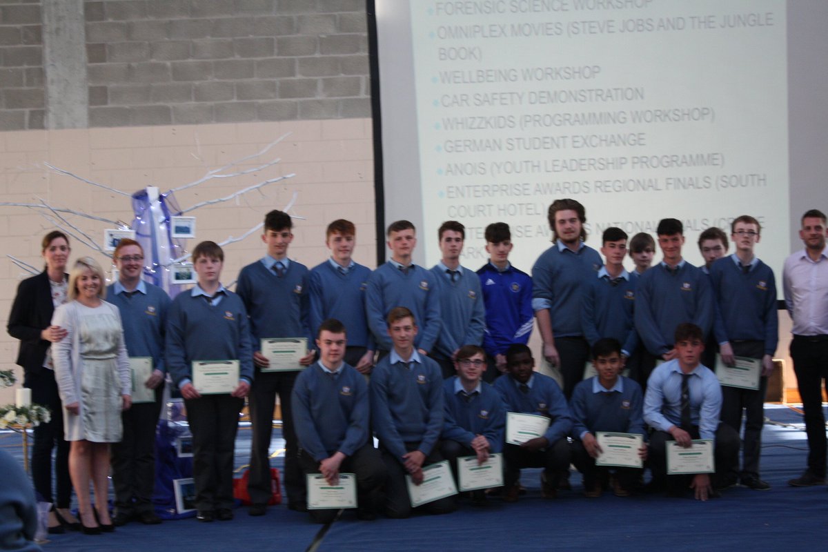 console_charity's tweet photo. Congrats to the TY's in @clements_st for delivering some amazing positive #mentalhealth messages, with @LimerickFOC https://t.co/tVeXs6F5Op