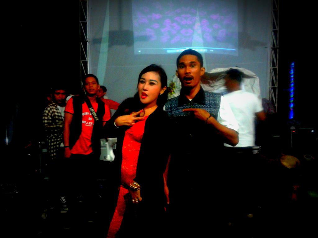 Nih lo mas waktu bareng RATU DANGDUT lupa namanya hahaha <a href="/zorrow_123/">Fadly Rukmana Sidik</a>