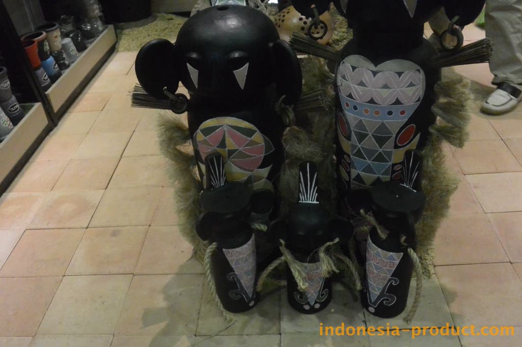 indoproductcom's tweet photo. Berbagai produk kerajinan dari yg unik hingga sampai yg menawan ada di UKM Gallery Purwakarta #UKMHERO #INACRAFT2016 https://t.co/ko9L0hS6YT