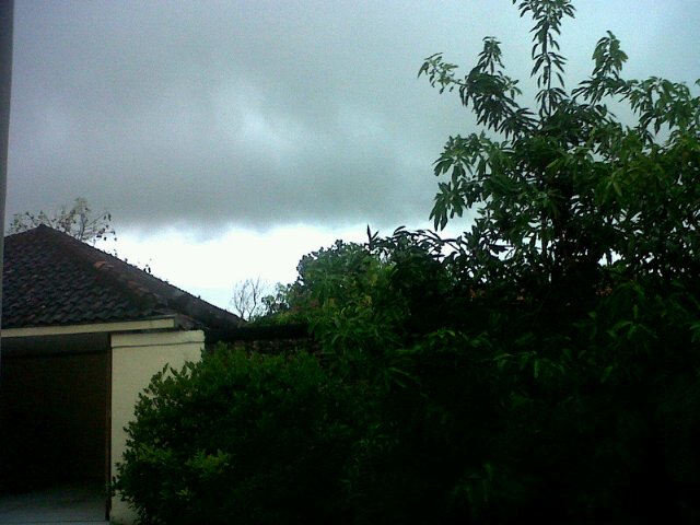 gitoLFC_96's tweet photo. Hujaaan... #Brrrrrrr https://t.co/SjAaUYC3Ww