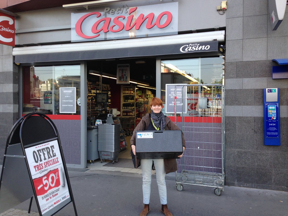 phenixfr's tweet photo. Nos collectes #antigaspi dans les magasins de proximité ont aussi démarré à #Lille !
#Gaspillage #Solidarité #ESS https://t.co/y9RSMzZMTZ