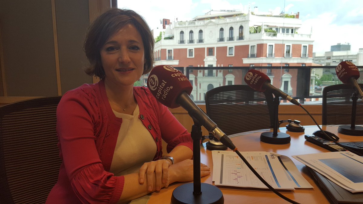 capitalradiob's tweet photo. En la búsqueda del mejor gestor/a con @Unience y @VicenteVaro hoy recibimos la visita de Ana Fdez @KOKOROcapital https://t.co/e9NNQE9gif