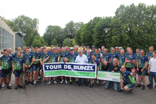 worldpack's tweet photo. Gisteren hebben we met de Tour de Bunzl wielertocht € 29.268,90 opgehaald voor de Stichting Ambulance Wens https://t.co/95kb9lcWJU