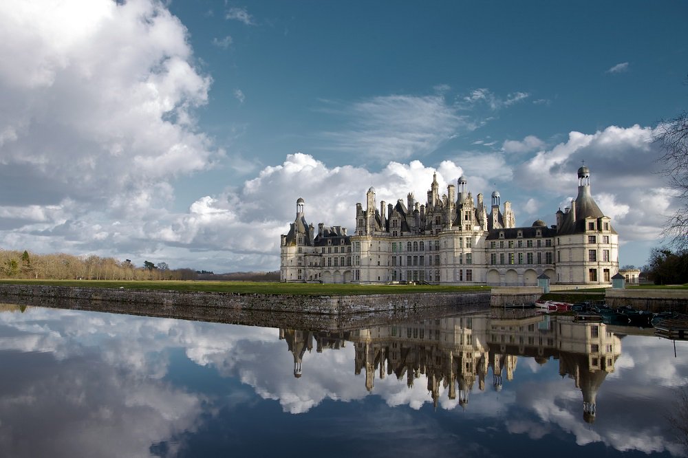 domainechambord's tweet photo. Article de @martiRD @LesEchos " l'autonomie de fonctionnement de Chambord à échéance 2020" https://t.co/9Z2ladwH65 https://t.co/IycfSLcvrz