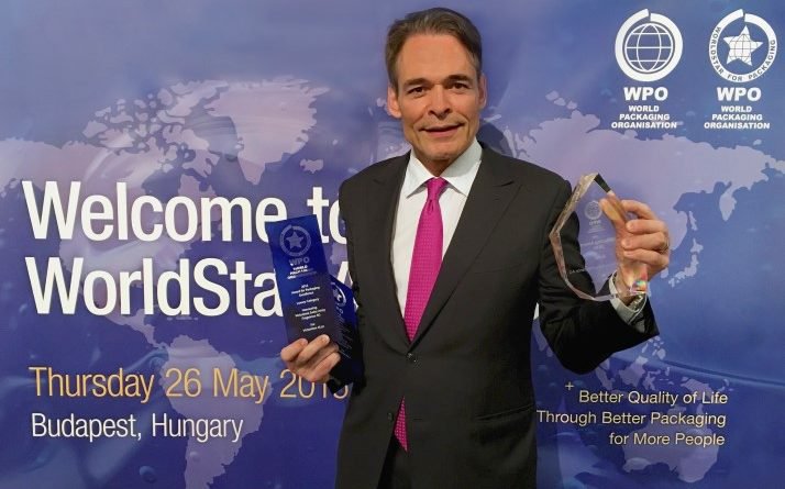 Victorinox's tweet photo. #Victorinox eLLa wins three Worldstar Packaging #Awards. More here: https://t.co/3bogTOFhtv #fragrance https://t.co/MucPbEcw3O