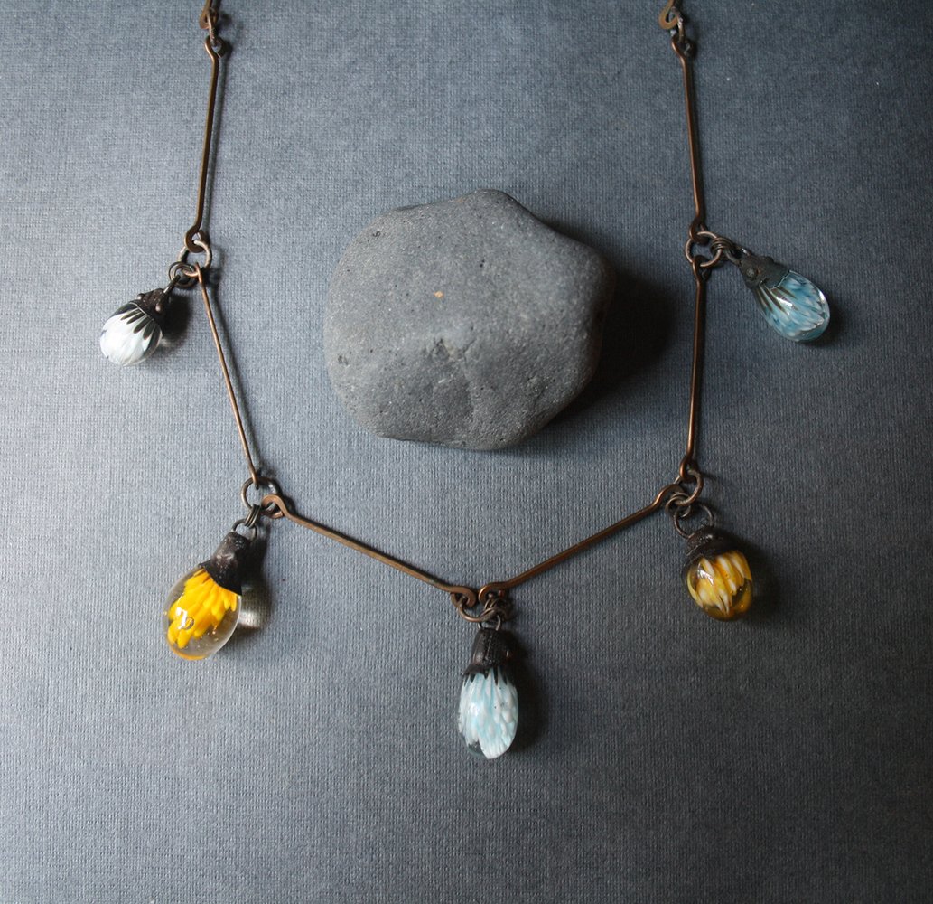 Like_A_Glass's tweet photo. Necklace. Flowers inside glass 
https://t.co/nDNcnHOPRb via @Etsy
#GlassFlowers #Lampwork #GlassJewelry #Copper https://t.co/aL7CQ4N7FV
