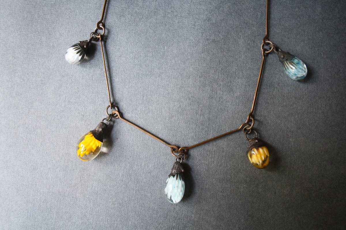 Like_A_Glass's tweet photo. Necklace. Flowers inside glass 
https://t.co/nDNcnHOPRb via @Etsy
#GlassFlowers #Lampwork #GlassJewelry #Copper https://t.co/aL7CQ4N7FV