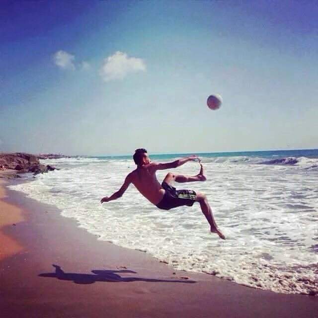 PagaPag's tweet photo. Bnj mes amis ⚽💋❤💊 https://t.co/k0tqK7ef3M