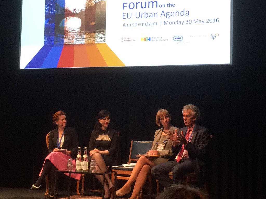 Session on greener cities @EU2016NL #euurbanagenda #marcfrequin from @Min_IenM citysolutions: bikes!! @velo_city2017