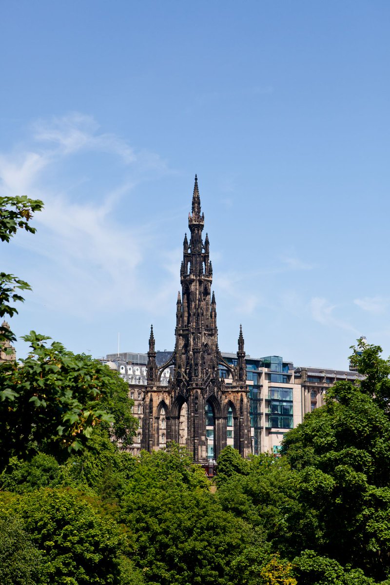 niraresorts's tweet photo. Sundays are perfect to watch the world go by at the Princes Street Gardens #Edinburgh https://t.co/x9OGuX4F9o