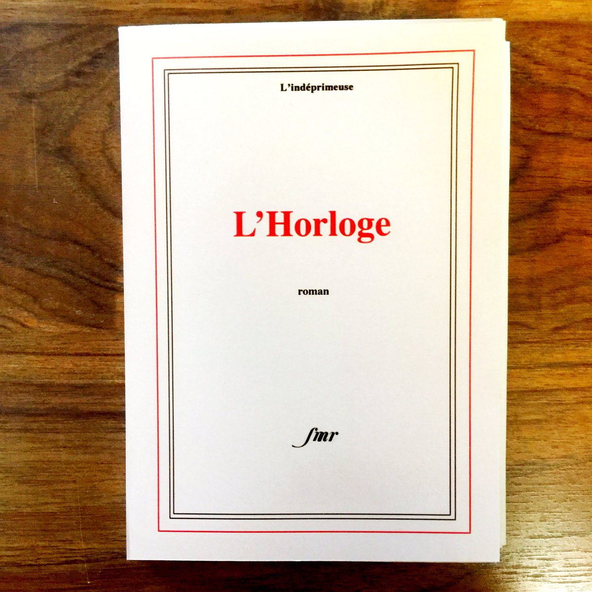 LIndeprimeuse's tweet photo. TOURNEZ UNE PAGE PAR MINUTE &amp; DÉCOUVREZ L'HEURE
«Jamais depuis Proust, le tps qui passe fut si bien traité» Télérama https://t.co/bqKaAP7I1g