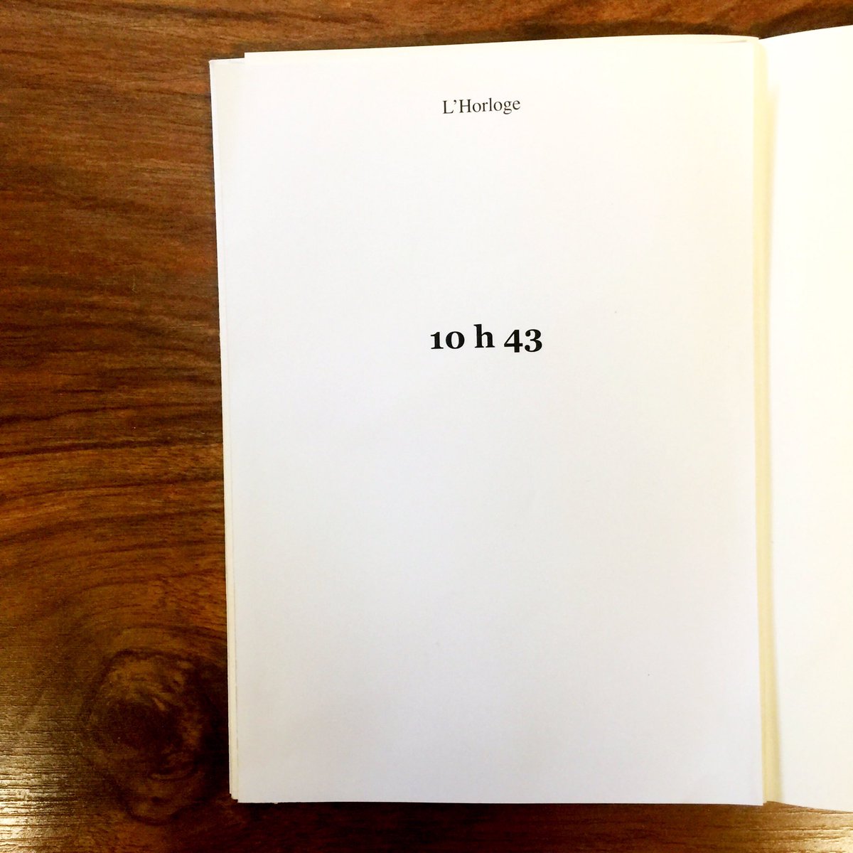 LIndeprimeuse's tweet photo. TOURNEZ UNE PAGE PAR MINUTE &amp; DÉCOUVREZ L'HEURE
«Jamais depuis Proust, le tps qui passe fut si bien traité» Télérama https://t.co/bqKaAP7I1g