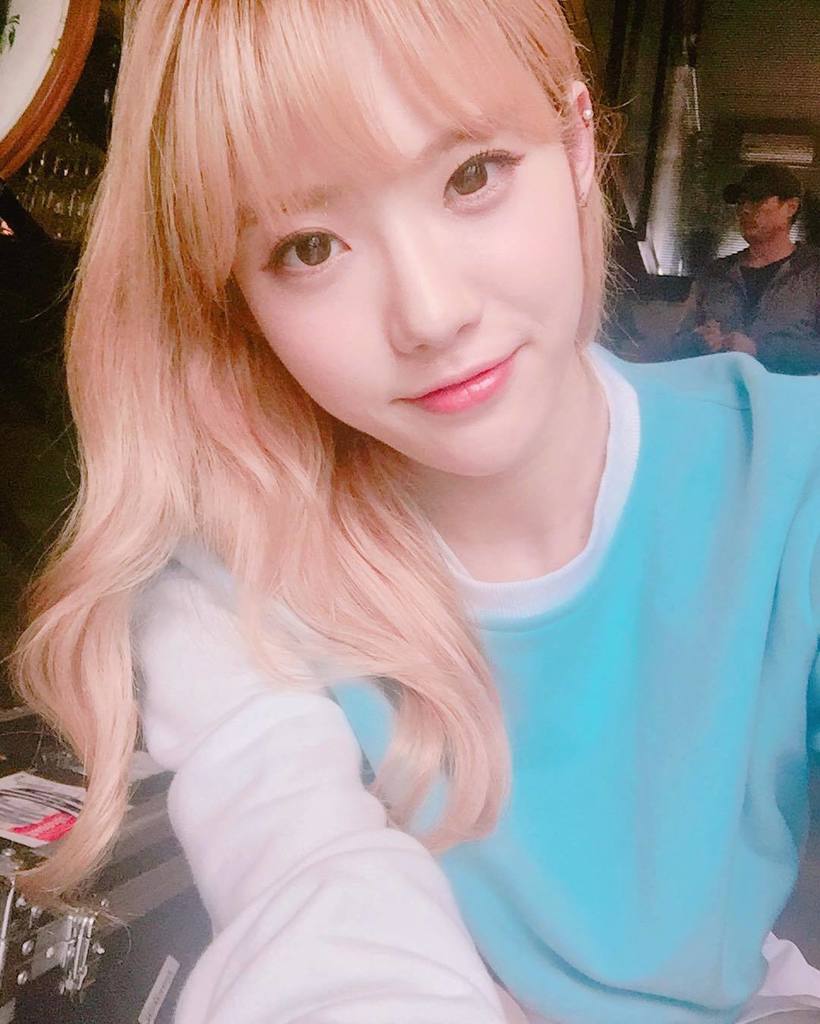 wujustagram's tweet photo. wjsn_cosmic: 아쉽지만 상해 스케줄 잘 마치고 한국 돌아왔어요! 😥 다음에 또 만나요!👋🏼 그리고 여러분 우주소녀 한국 컴백🙂 #우주스타그램 #우주소녀 #루다 https://t.co/AGB3Mu5p6W