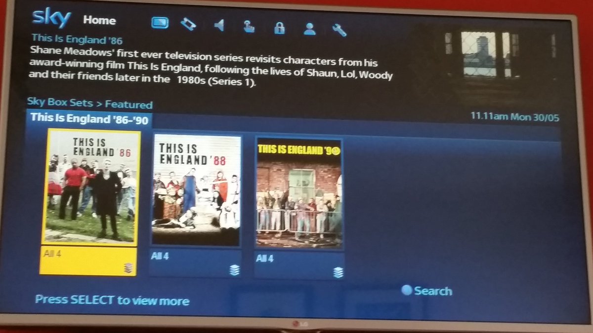 funkydusty's tweet photo. Spending the #BankHoliday with @Vicky_McClure @ChanelCresswell & co ☺ #thisisengland #boxset #TIE86 #TIE88 #TIE90 https://t.co/QDmWSwouqK