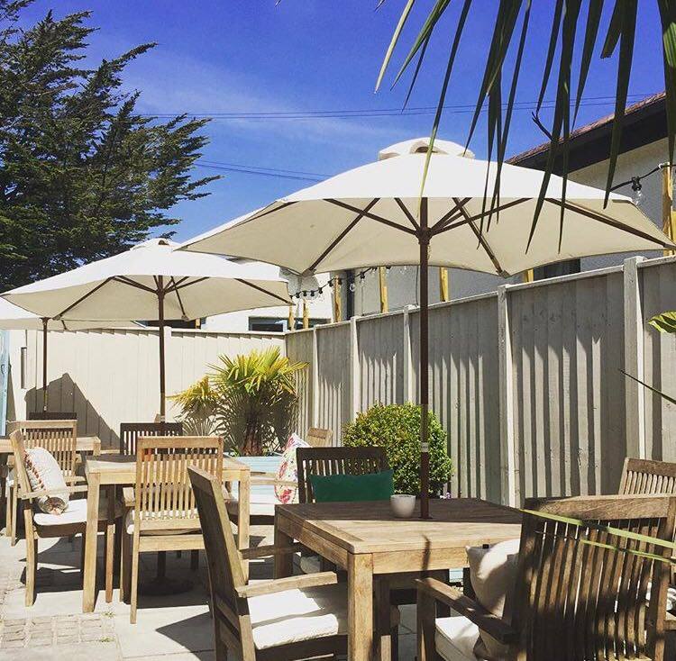 Our gorgeous patio is all set for a sunny lunchtime!

#BustopherJones #Truro #Cornwall #CornishSunshine