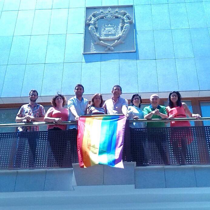 Por el Día Internacional contra la LGTBI-FOBIA dlvr.it/LRHXjT