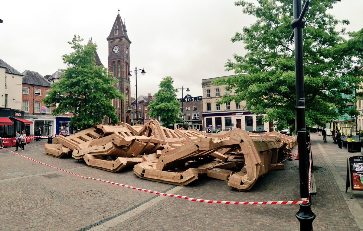 philc_nwn's tweet photo. The castle has fallen but still an event at 4pm in Newbury market place. @NewburyToday @CornExchange https://t.co/4X0BQpcC30