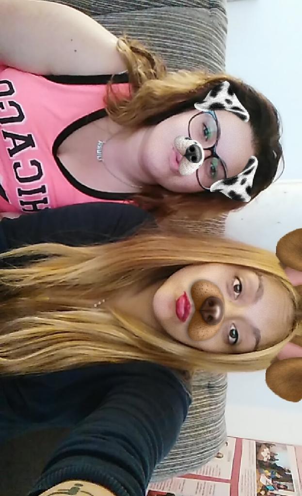 PerfectBaby's tweet photo. Compañeras de vida❤❤❤ @Lidia340  #lauri https://t.co/myIPL97VqA