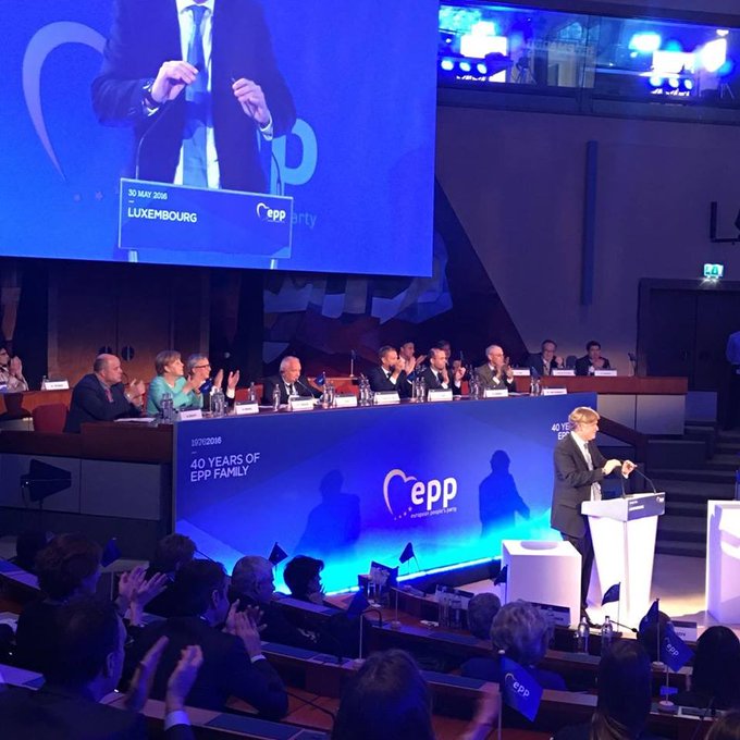 View image on Twitter