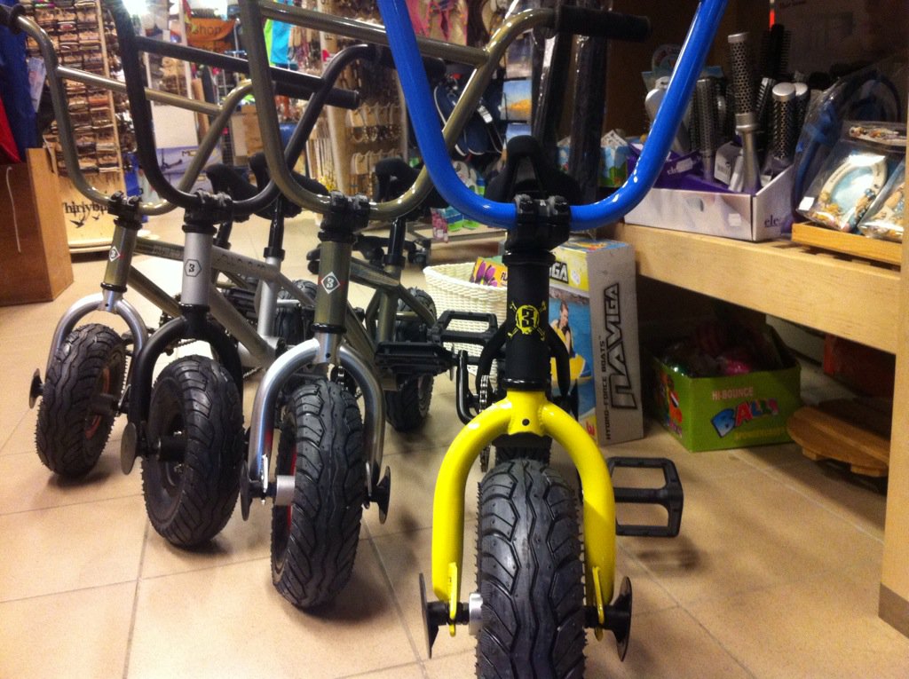 BeachshopBe's tweet photo. Bounce ! https://t.co/nhoEabjLFl
